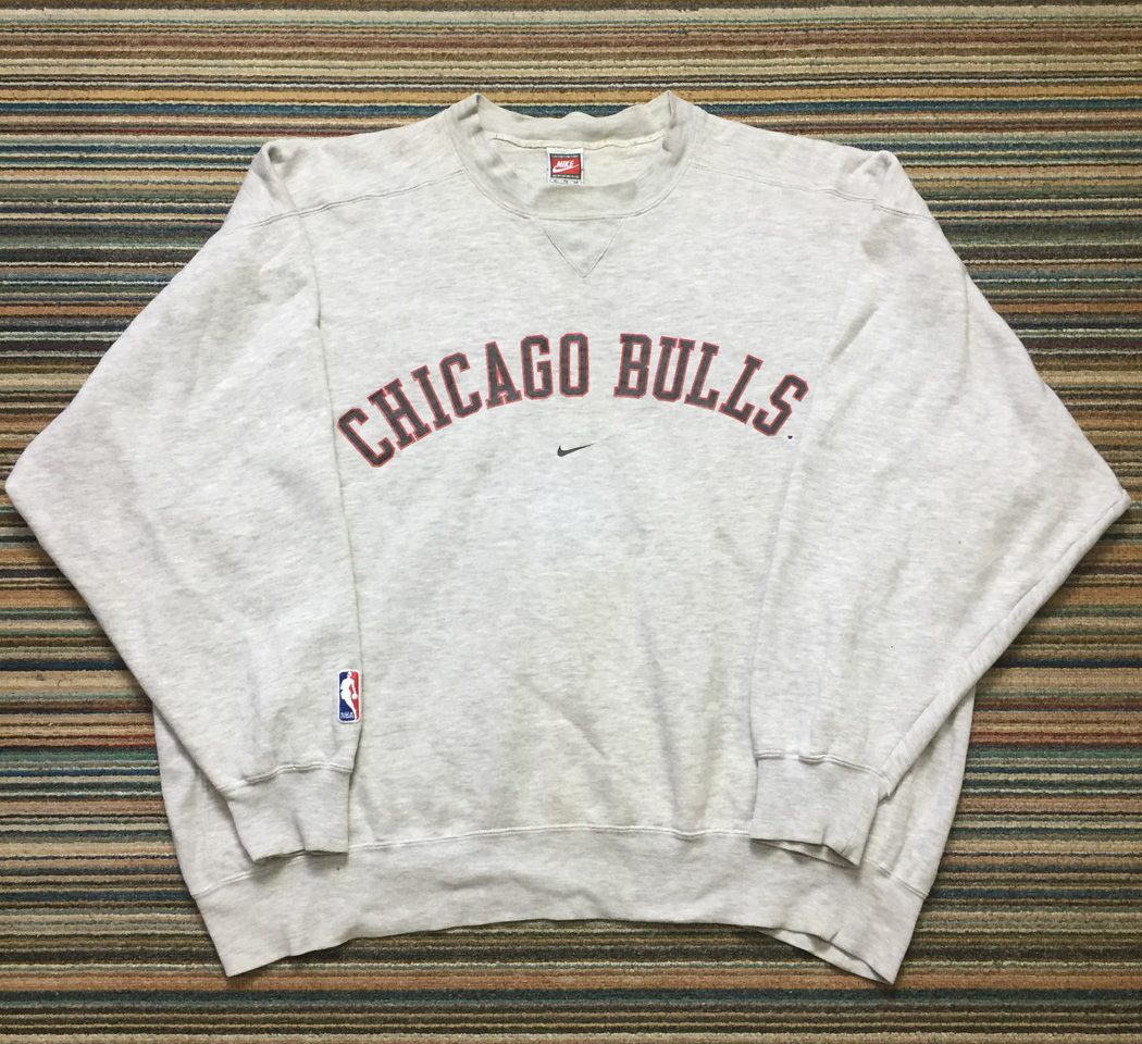 chicago bulls grey nike sweatshirt